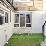 Opulent 2-Bed Retreat With Garden