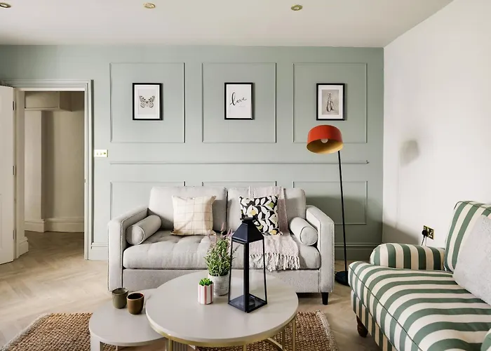 Opulent 2-Bed Retreat With Garden