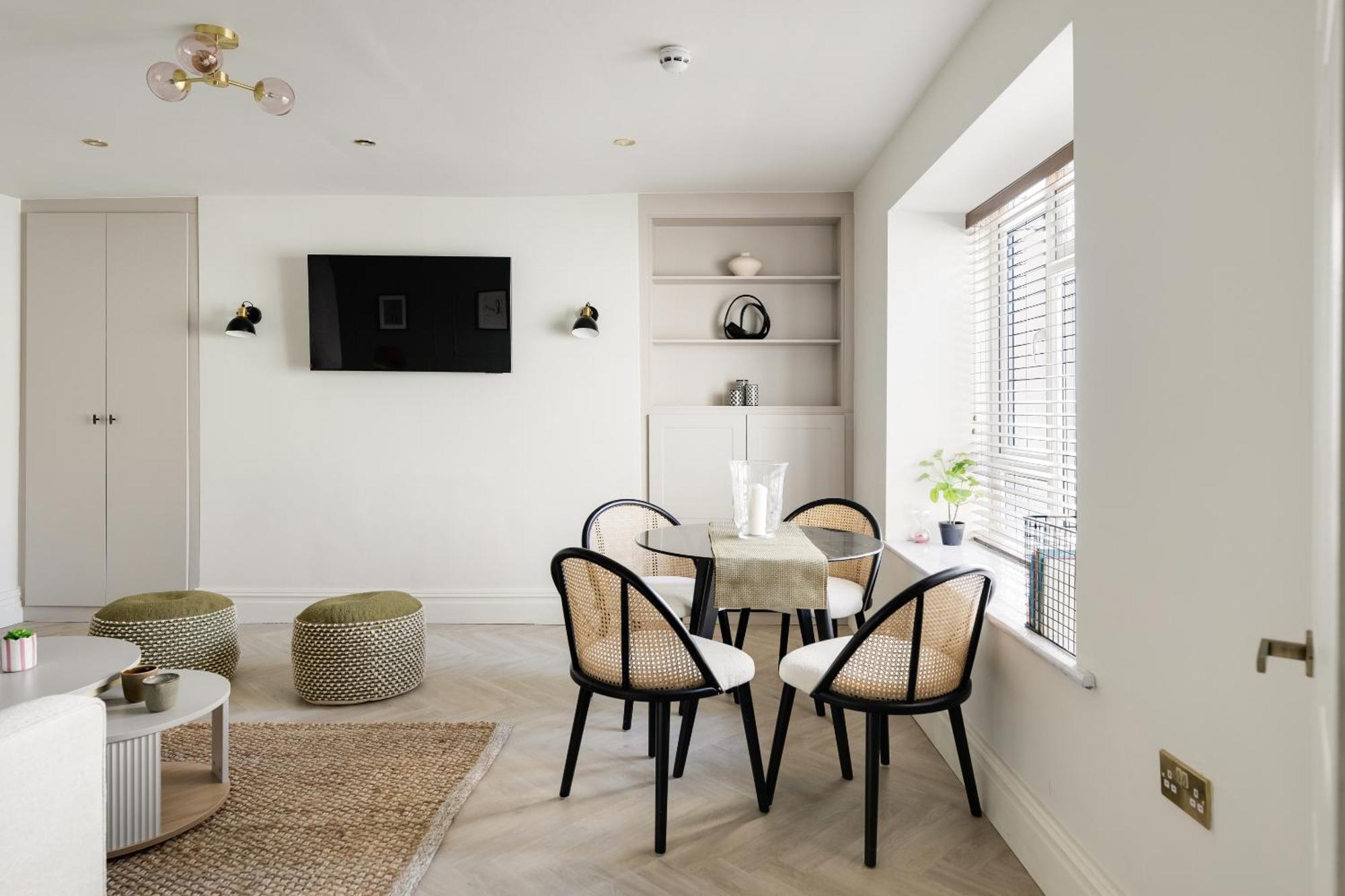Apartment Opulent 2-bed Retreat With Garden